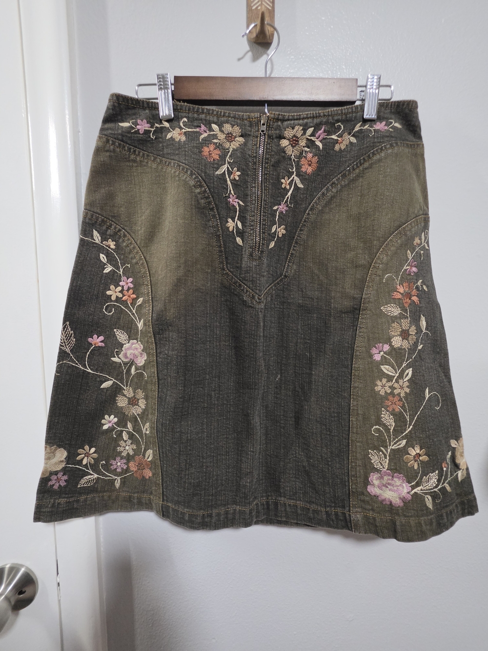 100% Cotton Y2K Floral Embroidered Denim A Line Skirt 12P By Apostrophe